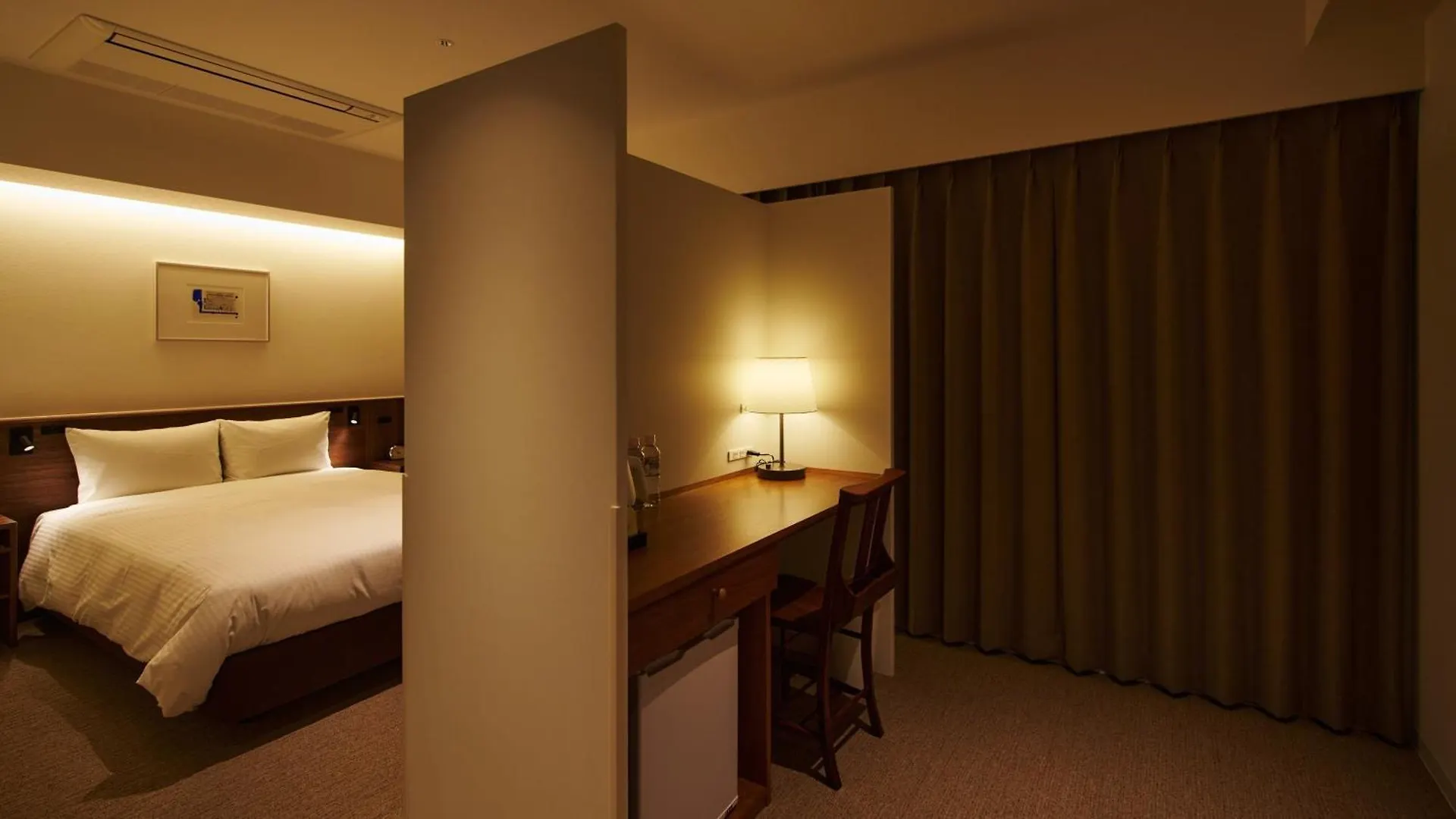 Shin-Osaka Station Hotel 4*, Ósaka