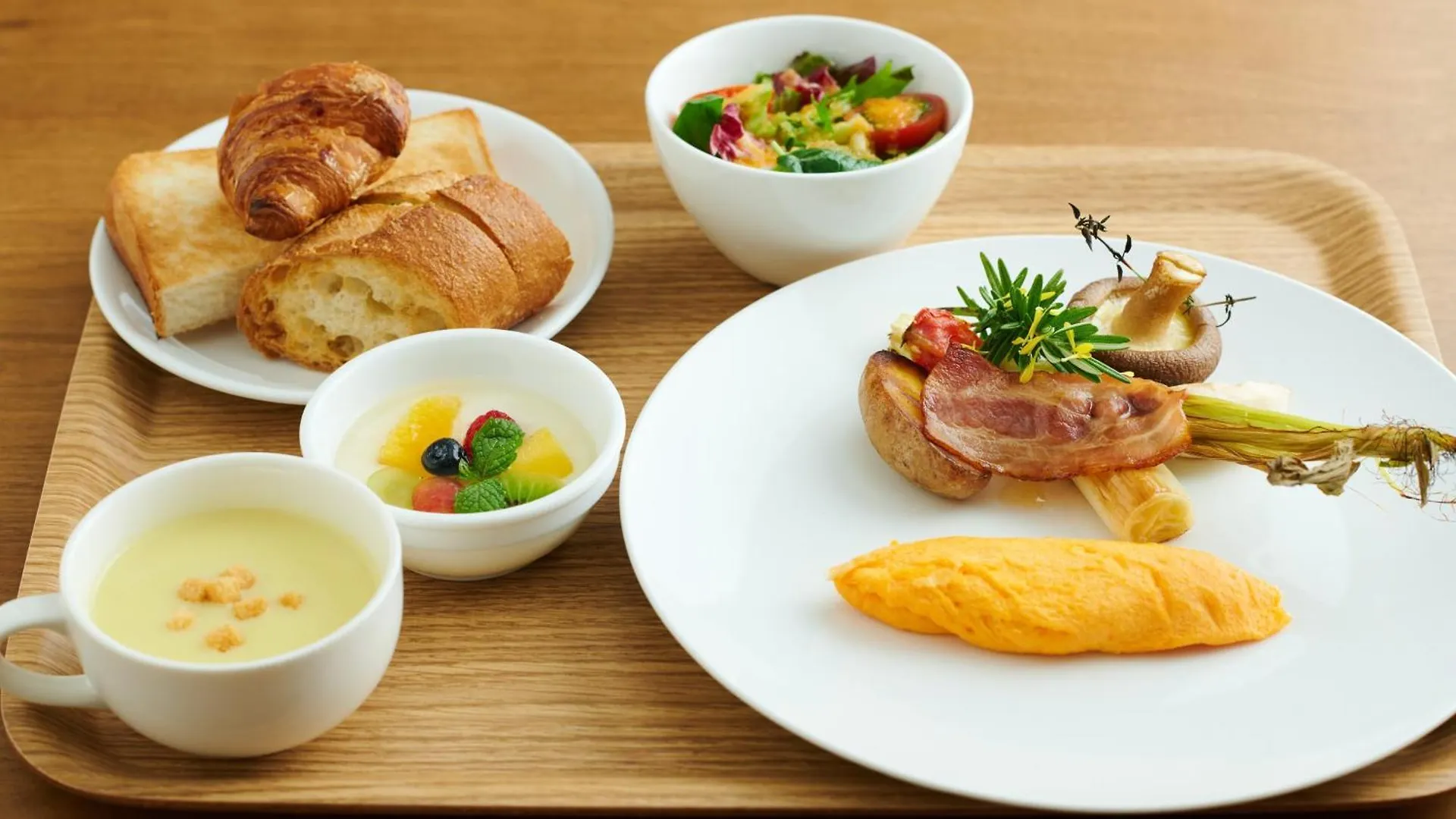 Shin-Osaka Station Hotel 4*, Ósaka